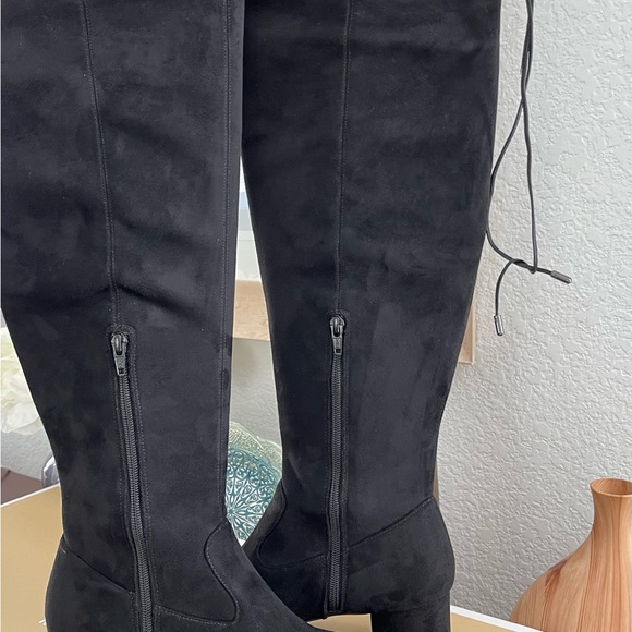 Michael Kors Jamie Boot - Picture 4 of 7